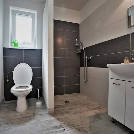 Апарт-отель Anna 3*